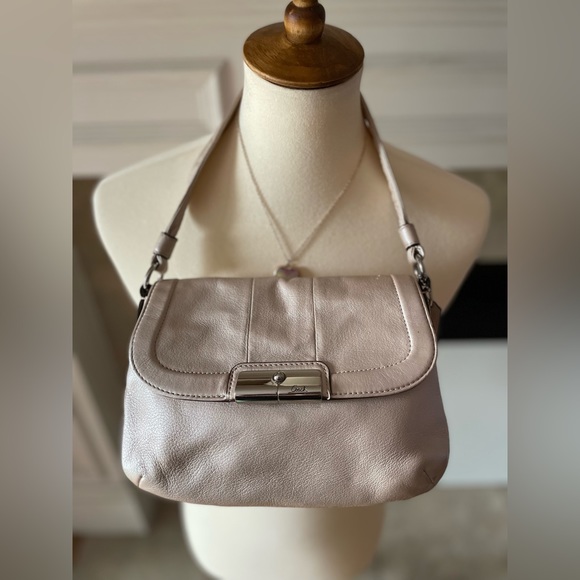 Coach Vintage Limited edition pearl mini bag. The Kristin Metalic pearl hobo - Picture 2 of 12